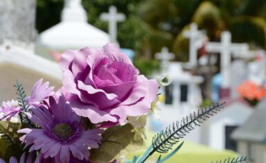 Czym się kierować wybierając zakład pogrzebowy?